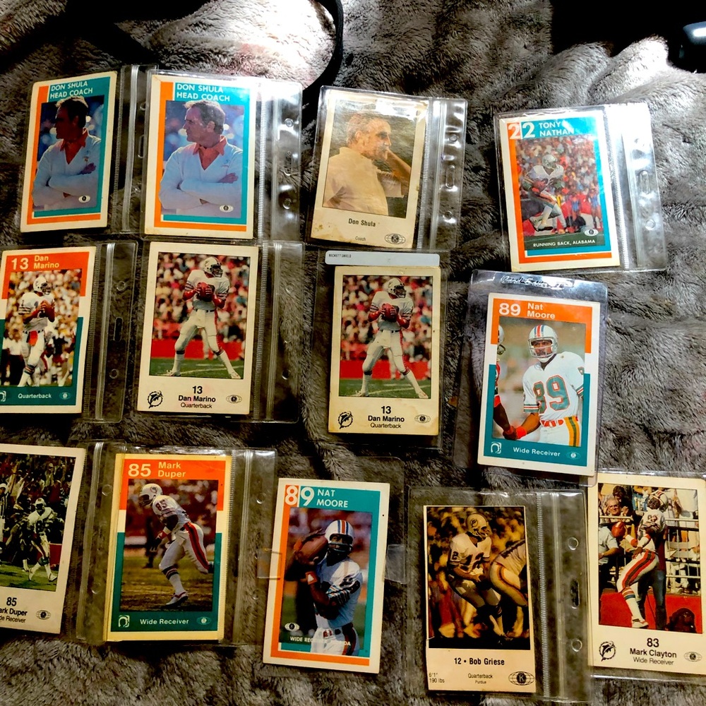 1984 and 1985 MIAMI DOLPHIN POLICE CARDS WORTH $$$.
